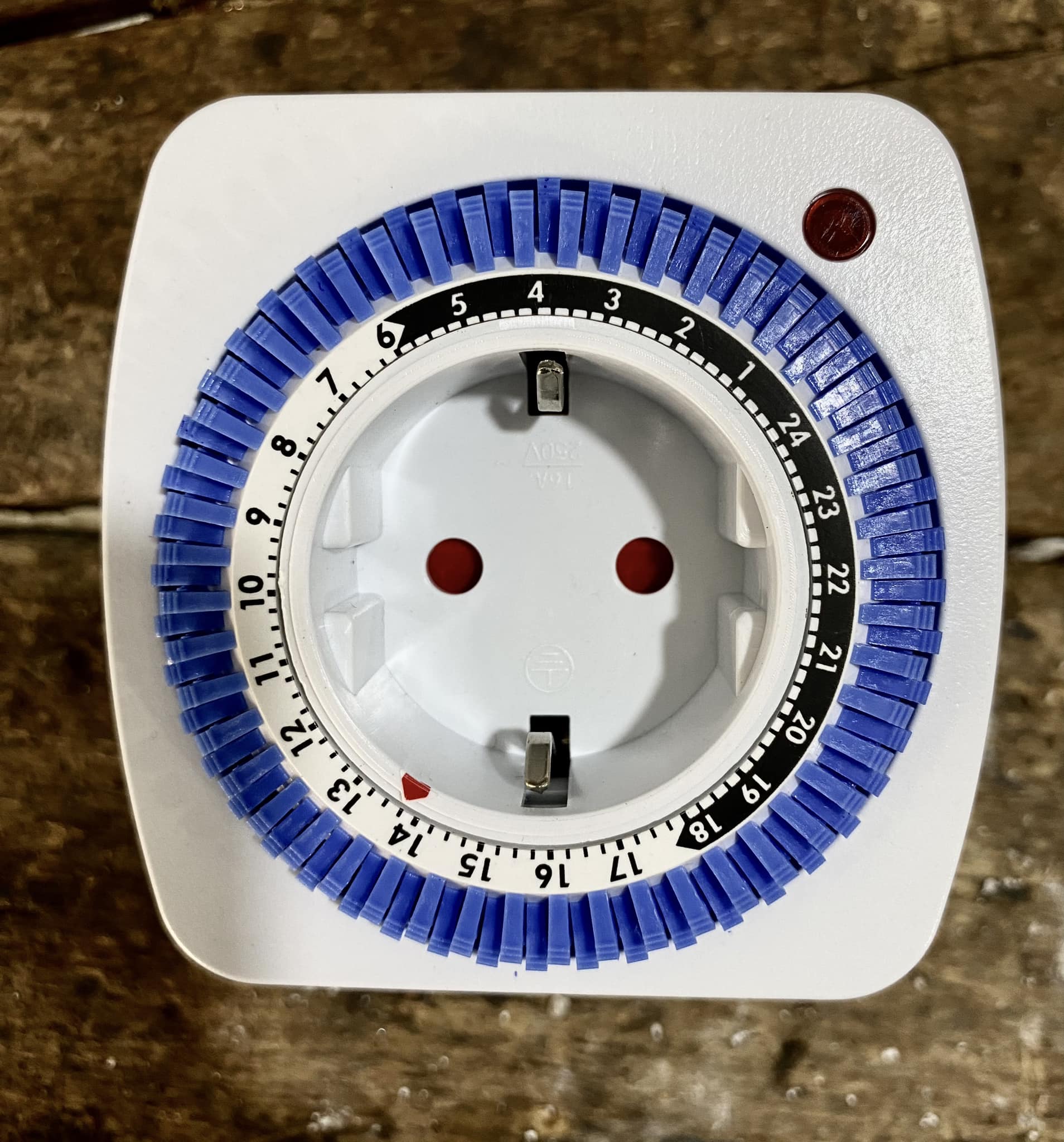 FİŞLİ ZAMAN SAATİ